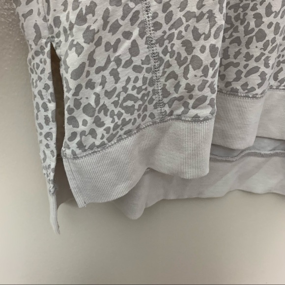 [Z Supply] Light Gray Cheetah Animal Print Pullover Crewneck Cozy Sweatshirt - Picture 5 of 9